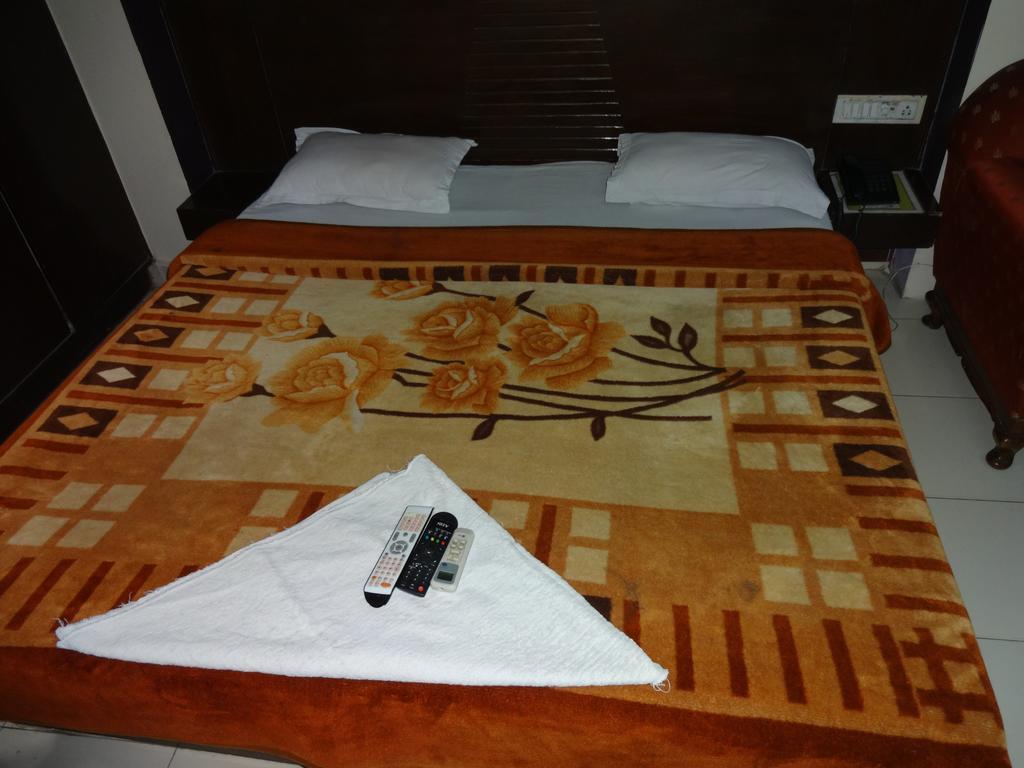 Hotel Elegant International Нью-Делі Номер фото