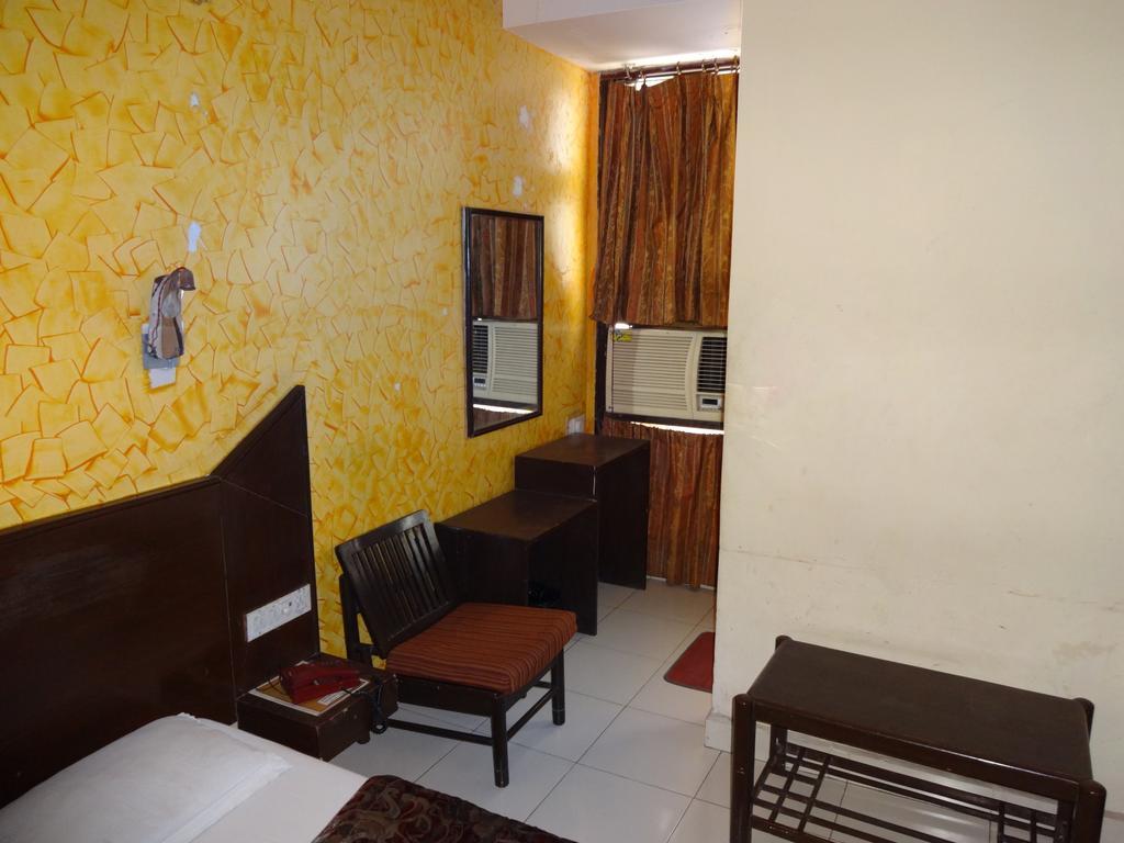 Hotel Elegant International Нью-Делі Номер фото
